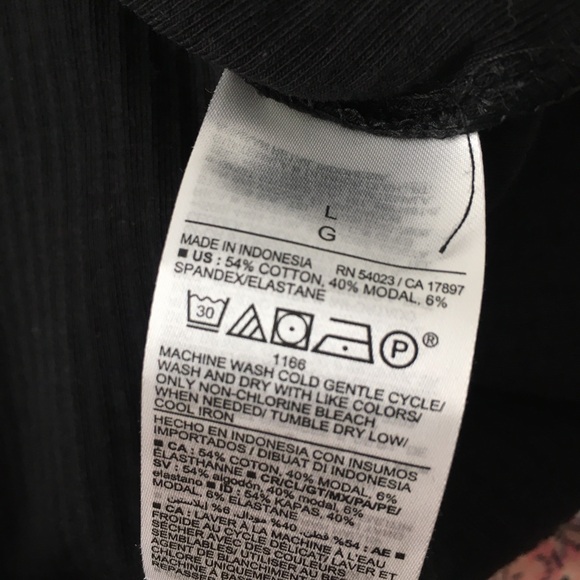 Old Navy Essential Ribbed Crop Top T Shirt - Picture 5 of 5